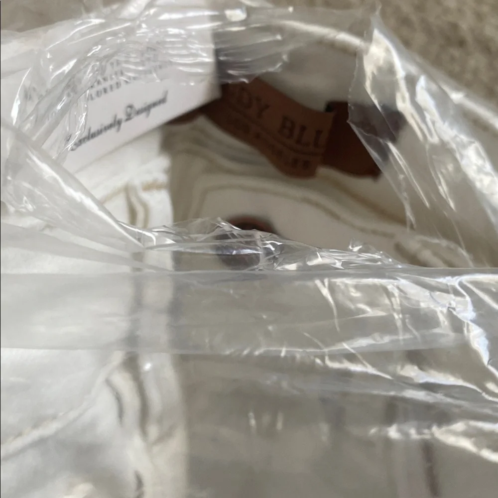 Judy blue NWT white shearling cuff shorts size small - Picture 7 of 9